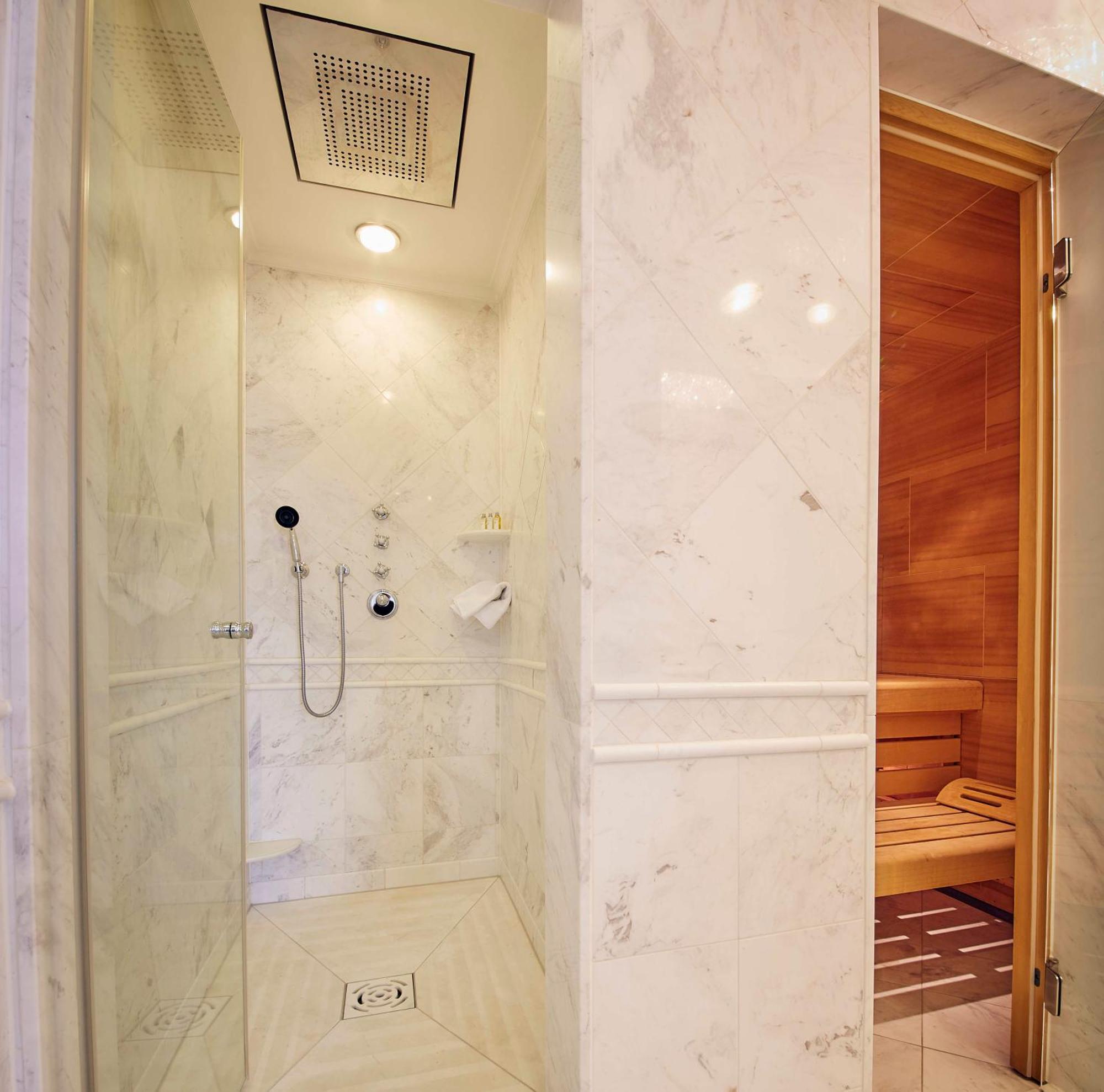 Hotel Falkensteiner Velden - The Leading Of The World